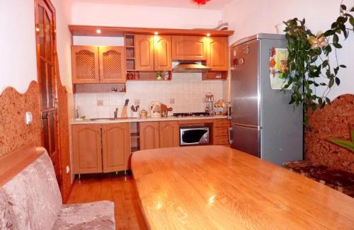 Yaremche Casa | Sadyba Bilya Richky