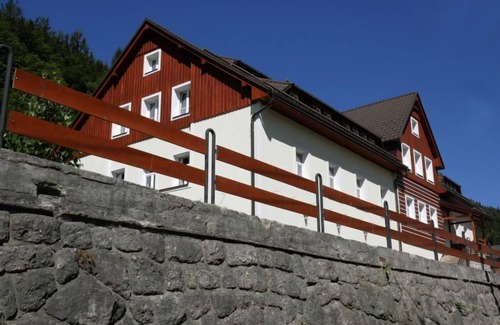 Desna Apartamento | Safírový potok by Interhome