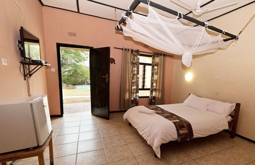 Senga Cabina | Safari Beach Lodge