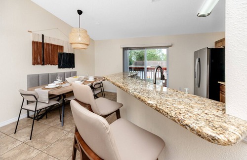 Terrace Park Apartamento | Summer Safari - GORGEOUS Home Near Busch Gardens & USF