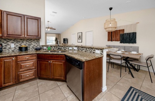 Terrace Park Apartamento | Summer Safari - GORGEOUS Home Near Busch Gardens & USF