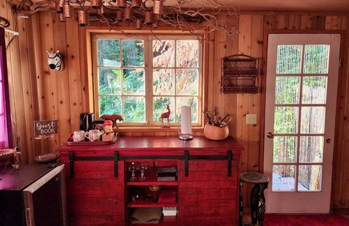 Eatonville Cabina | Safari Cabin at the shadows of Mt. Rainier