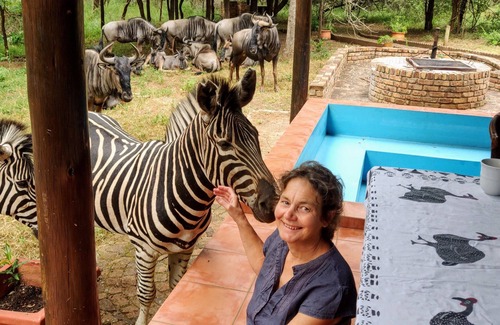 Marloth Park Casa | Safari en y desde tu plataforma de observación privada. ¡Disfruta del monte en perfecta privacidad!