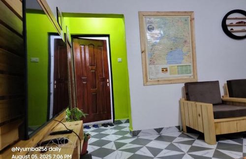 Gulu Apartamento | Safari Room - Cozy African adventure retreat