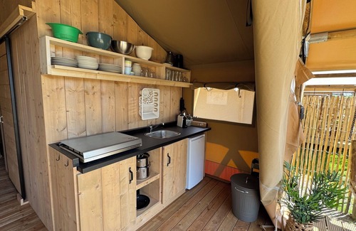 Petten Casa | Safari tent for 6 people with bed box