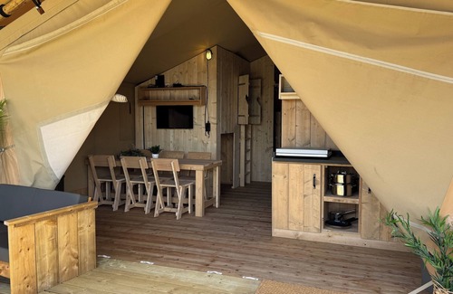 Petten Casa | Safari tent for 6 people with bed box