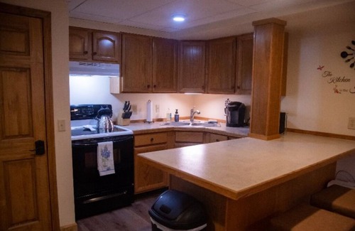 Woonsocket Apartamento | Safe and comfortable accommodations for business travelers.