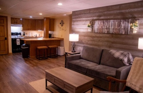 Woonsocket Apartamento | Safe and comfortable accommodations for business travelers.