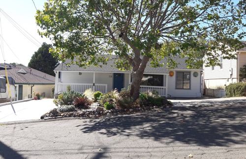 Benicia Casa | Safe, Cozy, Clean, Quiet, Home in Family-Friendly Residential Neighborhood.