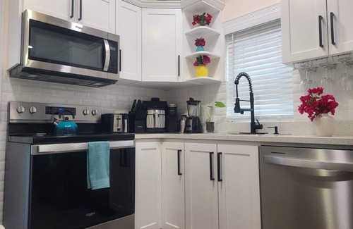 Nassau Cabaña | Safe Haven Cottage near Albany!