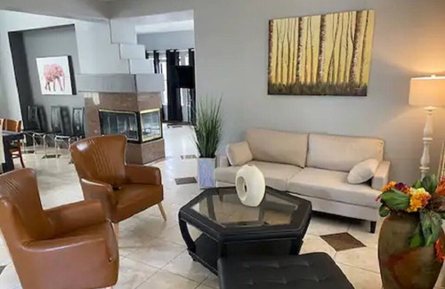 Union City Casa | Casa de lujo para familiares, amigos y empresas cerca de Bay, Park and Trails