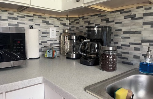 Southeast Yonkers Apartamento | Safe Neigborhood-walk to Train-McLean Ave, 30mins to NYC~Easy Parking~Free Wifi