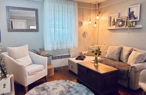 Southeast Yonkers Apartamento | Safe Neigborhood-walk to Train-McLean Ave, 30mins to NYC~Easy Parking~Free Wifi