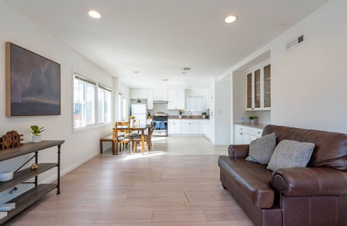 Glendora Casa | Safe Neighborhood, 4 Bedroom, Garage, & Big Back Yard.