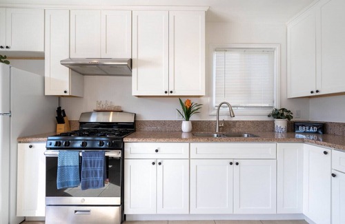 Glendora Casa | Safe Neighborhood, 4 Bedroom, Garage, & Big Back Yard.