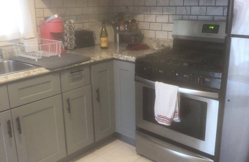 North and East Apartamento | Safe & Secure Studio Apartment @ San Francisco Bay Area - Richmond, CA
