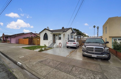 North and East Apartamento | Safe & Secure Studio Apartment @ San Francisco Bay Area - Richmond, CA