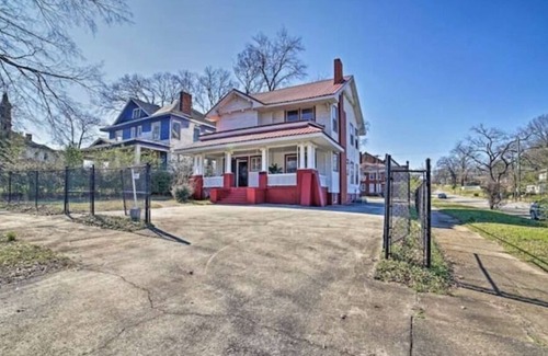 Norwood Casa | 🔥Safe, Spacious Uptown Pad Perfect 4 Large Groups❤️