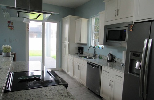 Ormond Beach Plaza Casa | Moderna casa con vista al mar en un barrio tranquilo
