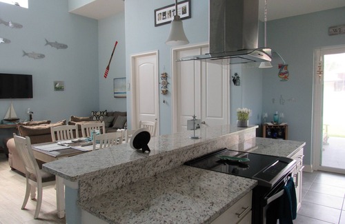 Ormond Beach Plaza Casa | Moderna casa con vista al mar en un barrio tranquilo