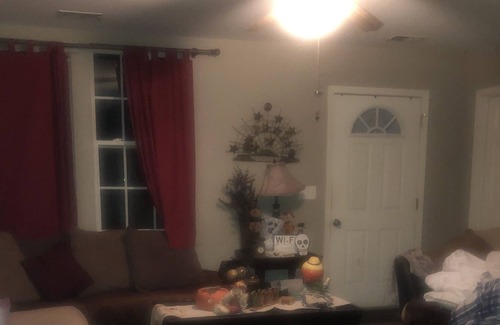 Wentworth Casa | Safest place in the COUNTY next to Rockingham Highschool room for rent