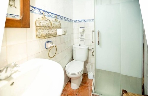 San Francisco-Ribera Casa | Safestay Cordoba Mezquita Catedral