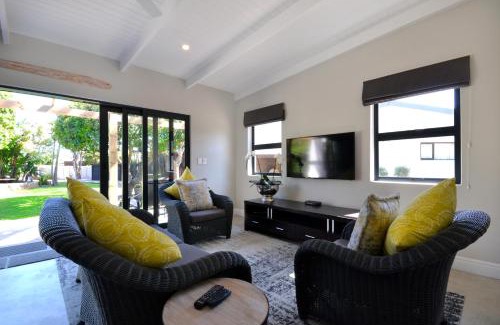 Sandbaai Apartamento | SAFFRON COTTAGE
