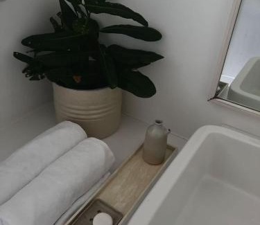 Nalagasdeniya Hotel | Saffron Robes Living