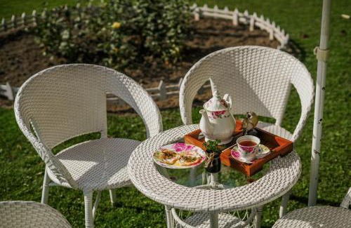 Srinagar Casa | SaffronStays Awakening Deluxe Rooms
