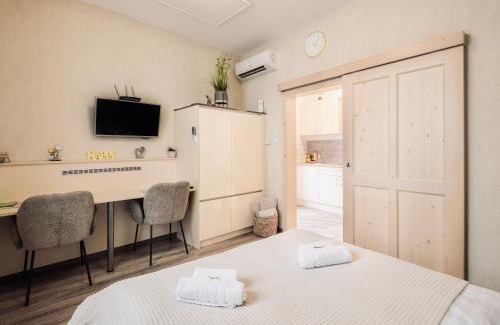 Mosonmagyarovar Apartamento | Safit Mandala - Romantic City Apartment near Flexum Thermal Spa