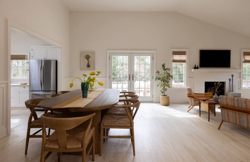 Sag Harbor Casa | Sag Harbor Sleeps 10 ……5 min drive to town.