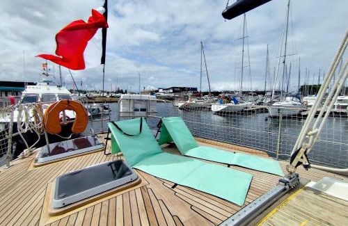 Ouistreham Alquiler De Eote | Saga, Voilier confortable en bois