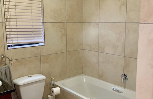 De Kelders Apartamento | Sage at Whale Cove - Sea Facing Apartment
