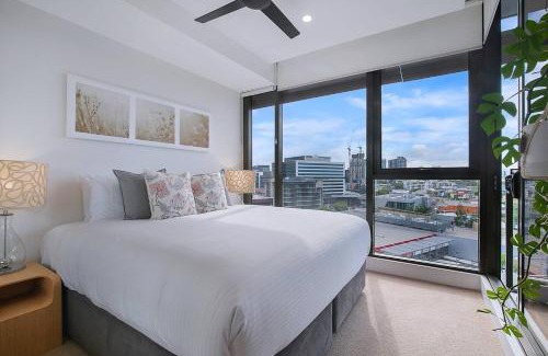 Newstead Apartamento | 'Sage Bloom' Elegant Newstead Stay with Shared Pool