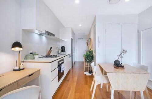 Newstead Apartamento | 'Sage Bloom' Elegant Newstead Stay with Shared Pool