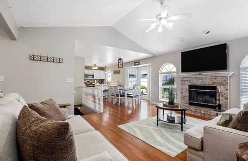 O'Fallon Casa | Sage Haven Ranch Retreat, Yard, Fire Pit, BBQ, Office space, Close to shopping