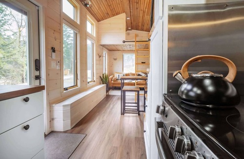 Chester Cabina | Sage House at Camp Greenwood Vermont with Sauna