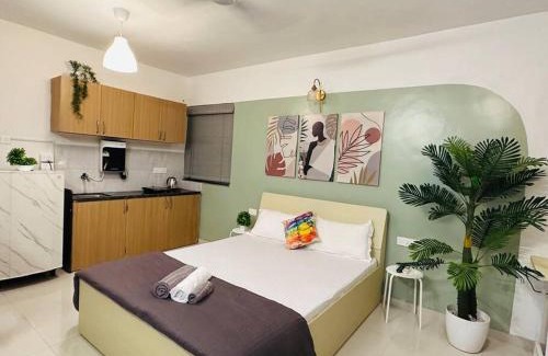 Koregaon Park Apartamento | Sage : Private Studio Room in Koregaon Park