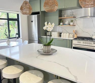 Redhill Casa | Sage Serenity Retreat