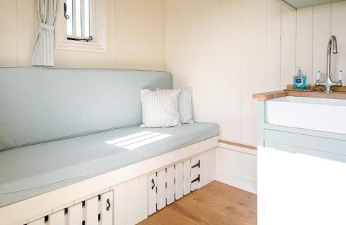 Framlingham Casa | Sage Shepherds Hut Boundary Farm, Framlingham
