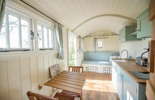 Framlingham Casa | Sage Shepherds Hut Boundary Farm, Framlingham