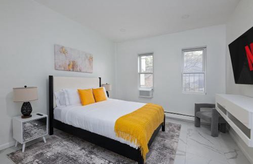 Union City Apartamento | Sage Stay- Modern 2BR Apartment - Sleeps 6 - 25 Min to NYC