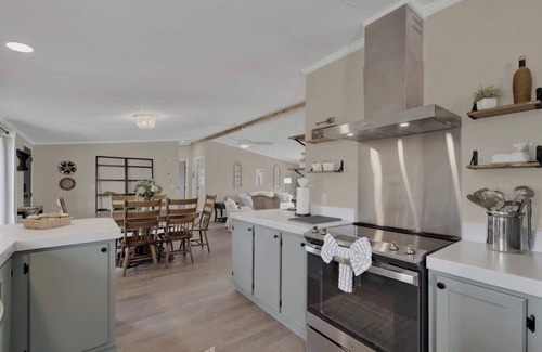 Fredericksburg Casa | Sage: Waterfront Hill Country Retreat w/Hot-Tub