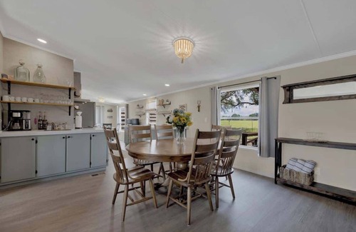 Fredericksburg Casa | Sage: Waterfront Hill Country Retreat w/Hot-Tub
