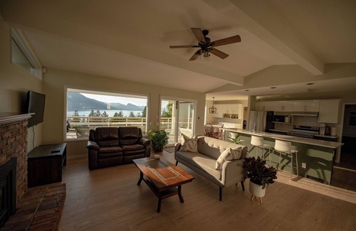Okanagan-Similkameen Casa | Sagehouse - A Lakeview escape in the heart of wine country