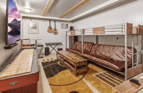 Sagle Casa | Sagle Property · Schweitzer/Hot Tub/Game room/Pets/No Guest Fee!