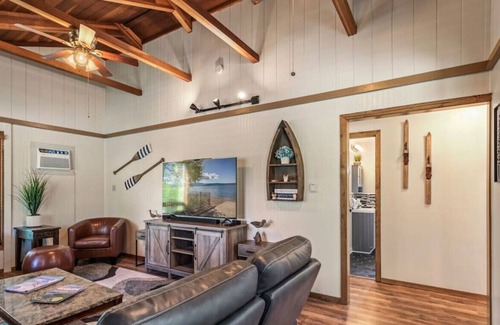 Sagle Casa | Sagle Property · Schweitzer/Hot Tub/Game room/Pets/No Guest Fee!