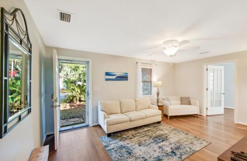 Saint Simons Heights Casa | Sago Palm Cottage