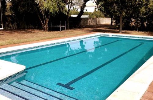 Sanlúcar de Barrameda Casa | Sagrado Corazón - Chalet con piscina, a 25m playa