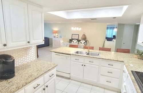 South Padre Island Apartamento | Saida 4303 2 Bedroom Home by RedAwning